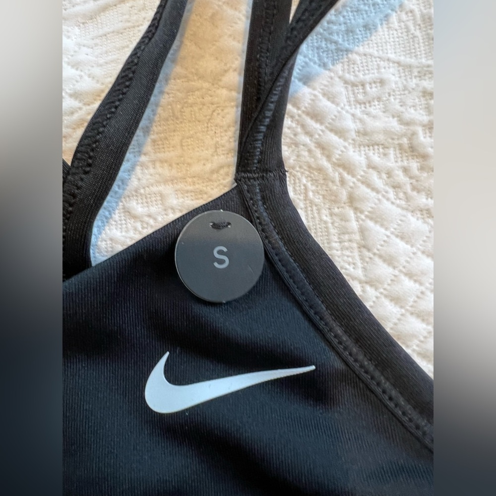 Nike woman’s light Support Non padded bra - Picture 6 of 7